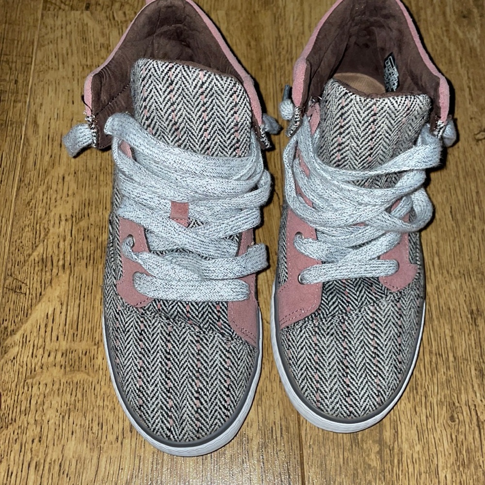 Toms high tops, nice casual shoe. Barely worn.